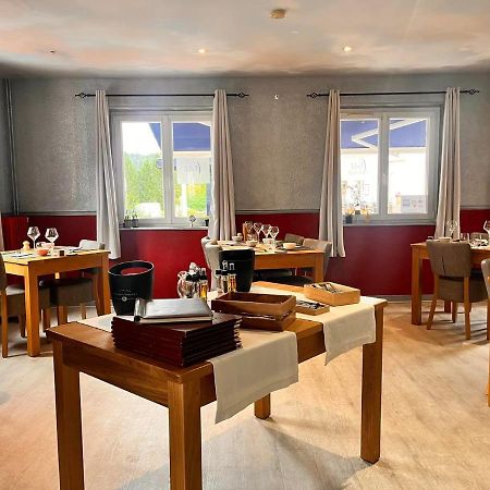 Logis Hotel Chalet Altitude Pierre-Percée エクステリア 写真